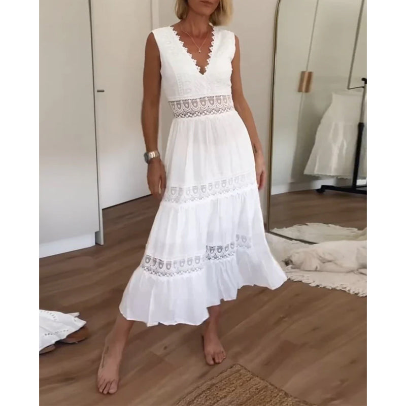 Amvia | Refined Lace V-Neck Dress