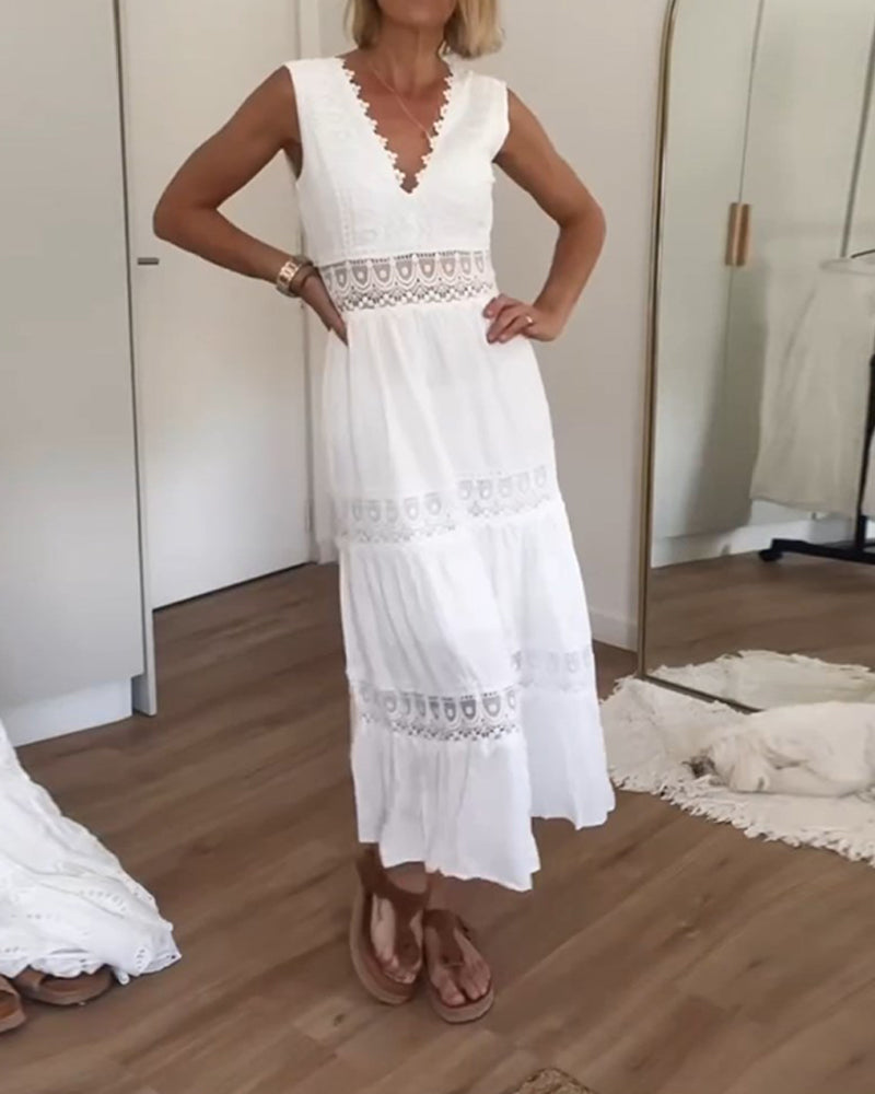 Amvia | Refined Lace V-Neck Dress