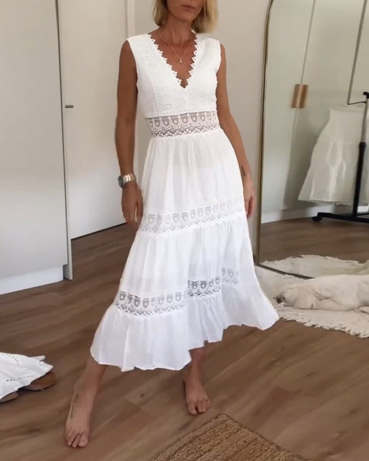Amvia | Refined Lace V-Neck Dress