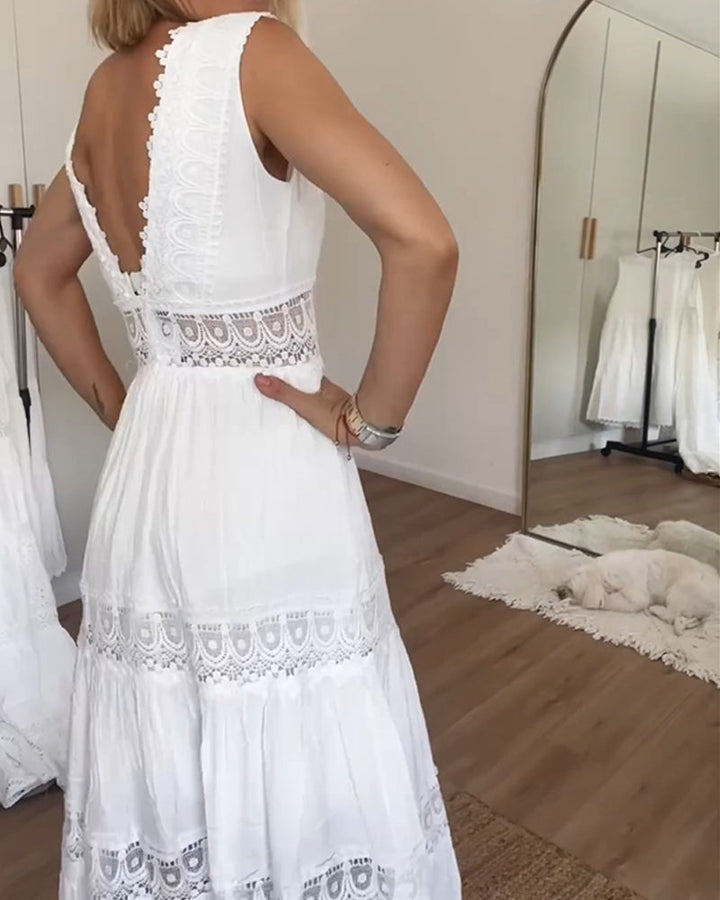 Amvia | Refined Lace V-Neck Dress